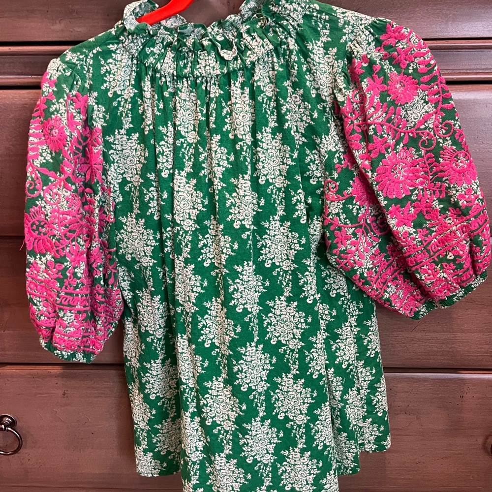 THML embroidered puff sleeve top. Large green/pink